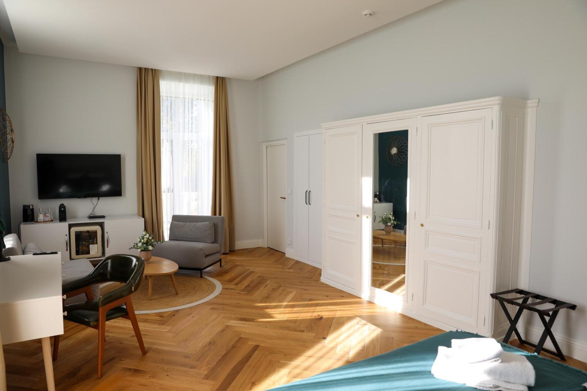Hotel Sequoias Golf & Ressort à Ruy-Montceau Extérieur photo